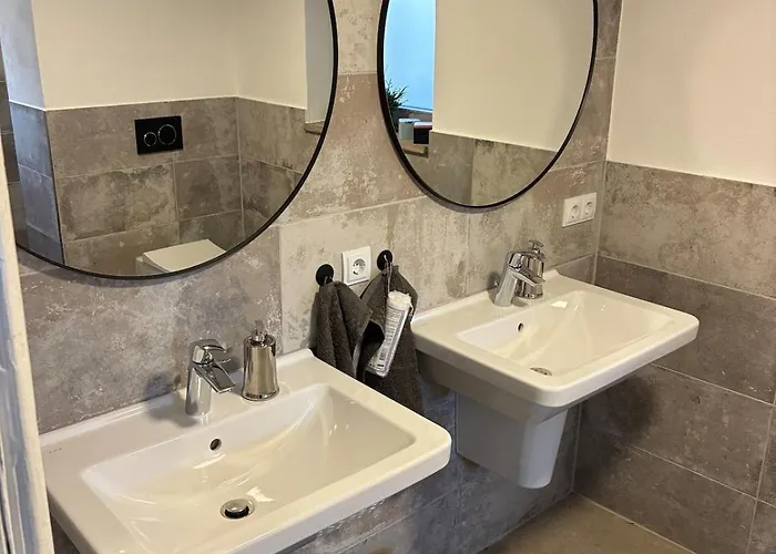 Urzeit 1621 - Deine Charmante Zeitreise *